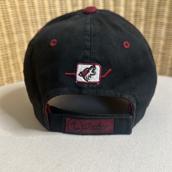 Vintage Broken In Phoenix Coyotes Hockey Authentic Zephyr The Z Hat Ball Cap - Picture 6 of 16